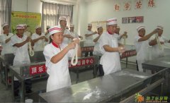 学拉面就在兰州顶乐拉面培训学校