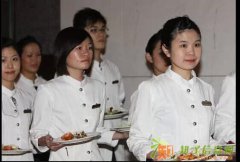 国外酒店、餐馆诚招服务员出国