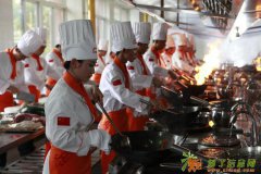 飚“学历” 你飙得过好职业吗？