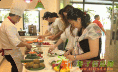 会做辅食、小孩营养餐、上海菜、粤菜、川湘菜阿姨，到我厨家服