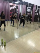 无锡首家钢管舞学校八折优惠一次交费终身可学