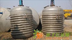 山东厂家低价处理九成新反应釜