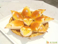 东莞面包培训学校用面包制作三明治时的注意事项