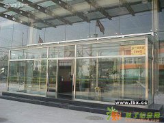 媒体村安装玻璃门上门服务