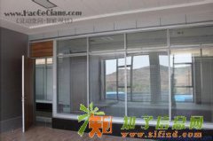 太原办公玻璃隔墙 店铺玻璃门隔断墙安装玻璃安装