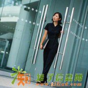 上海维修地弹簧门玻璃门门锁维修 修理玻璃门沉斜 维修玻璃门5