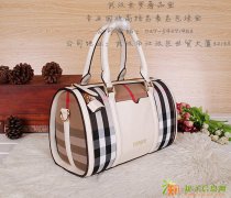 武汉巴宝莉包包回收公司