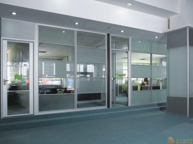 南昌新建区专业玻璃门窗维修更换玻璃门窗玻璃