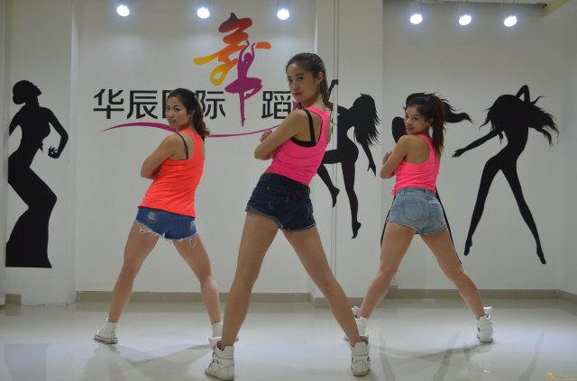 喜欢跳舞蹈不知道哪里专业华辰专业舞蹈