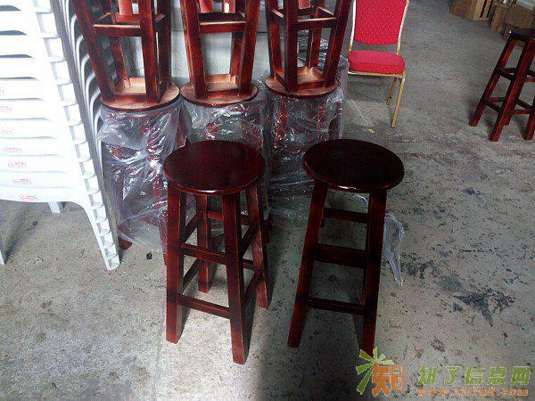 提供高脚凳葫芦椅 发光吧桌 茶几 记者椅租赁