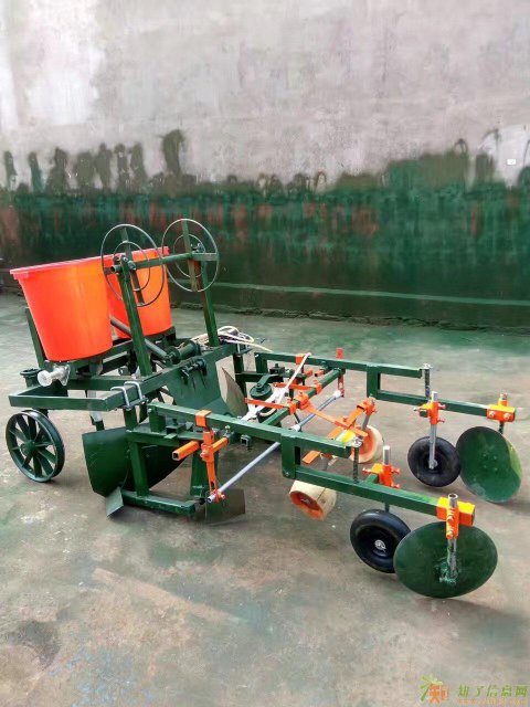 北京出售红薯专用起垄机覆膜机
