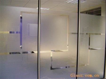 北京怀柔区办公楼玻璃磨砂膜雕刻LOGO