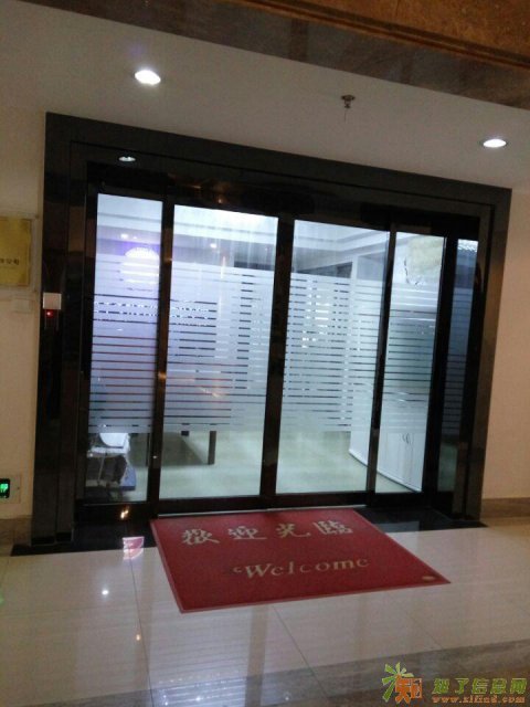 出租写字楼 汽博中心融创金贸时代 配办公家具