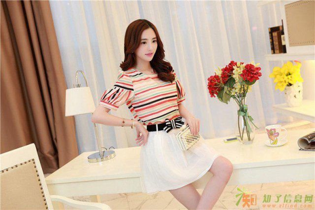 淘宝女装热销新款批发网络爆款蕾丝拼接时尚女装连衣裙