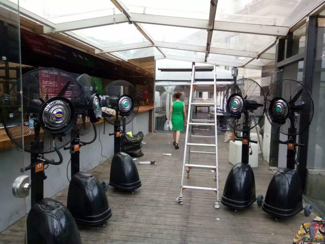 室外水雾扇出租降温电风扇喷雾扇出租降温雾扇租赁