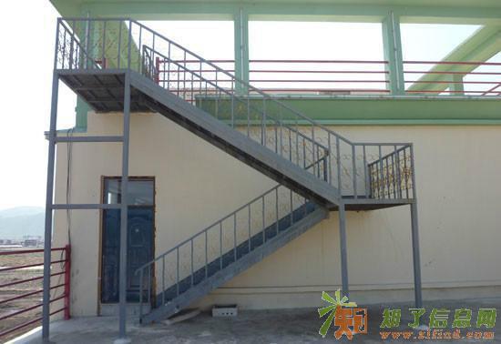 专业钢结构楼梯夹层隔层库房设计安装