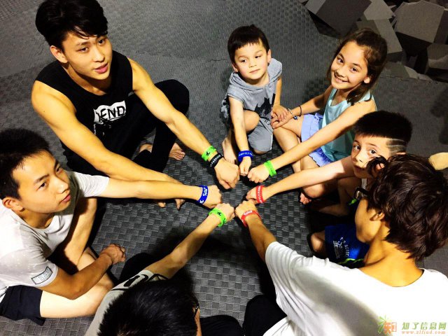 重庆跃飞跑酷。空翻培训