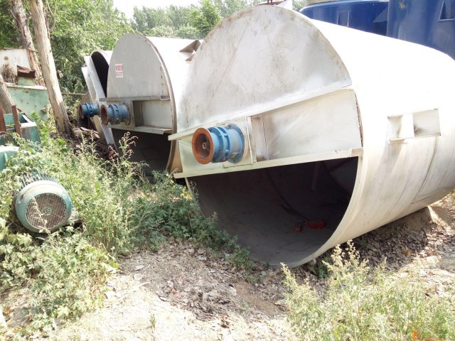 本公司常年订做不锈钢反应釜 不锈钢搅拌罐不锈钢储罐