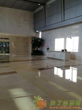 外高桥自贸区新装全配办公室招租可注册靠近地铁口