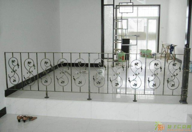 供应成都龙泉铁艺阳台栏杆