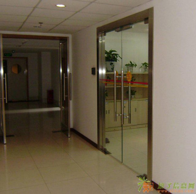 服务南昌钢化玻璃门维修移门 淋浴房 地弹簧滑轮维修