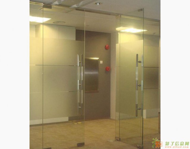 南昌门窗维修换玻璃换纱窗玻璃门维修窗户脱落等