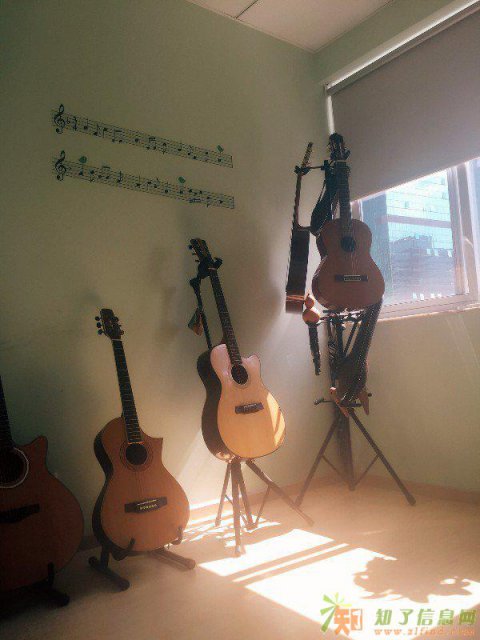 吉他自学难吗 福田吉他0基础培训