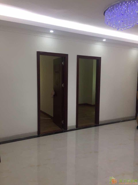 深圳龙岗双龙地铁口农民房95平精装88万