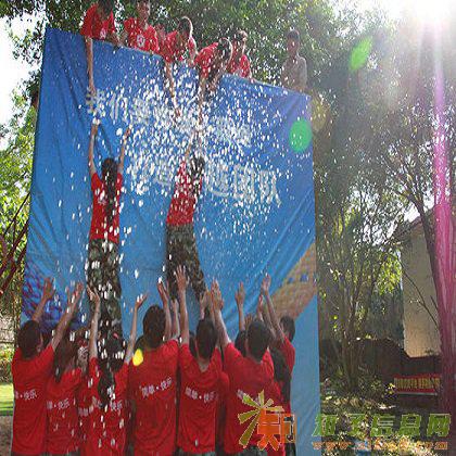 深圳大鹏古城团队拓展训练农家乐篝火晚会哪价格最实惠