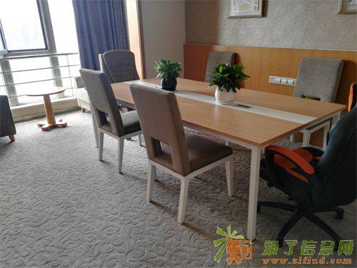 办公室出租3500元配套齐全随时办公