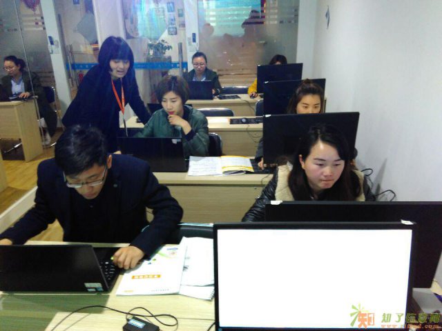 镇江学计算机好的学校，学电脑先学什么学计算机前途