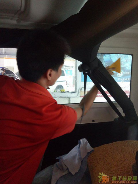 龙膜太阳膜正品授权施工壹伍陆深圳福田-吉普牧马人