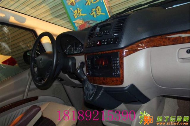 西安雅汇最新改装案例奔驰唯雅诺内饰改装