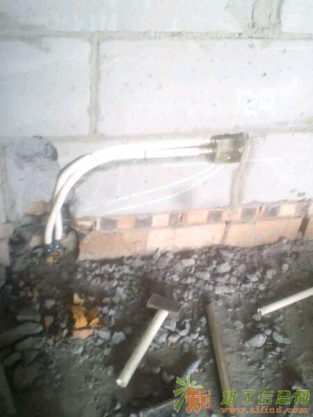 成都武侯区建筑工地招聘二次配管工人2 名敷盒子1名