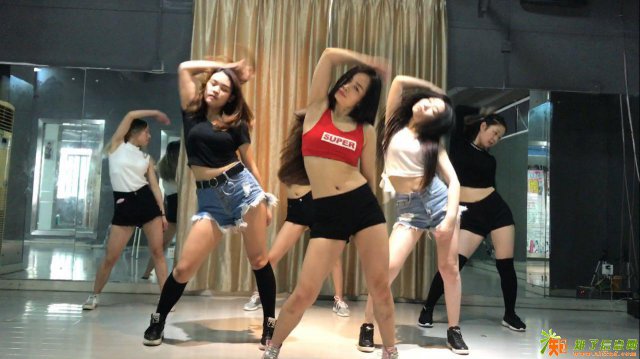 深圳龙华学跳舞学习钢管舞要多少钱年会商演舞蹈编排