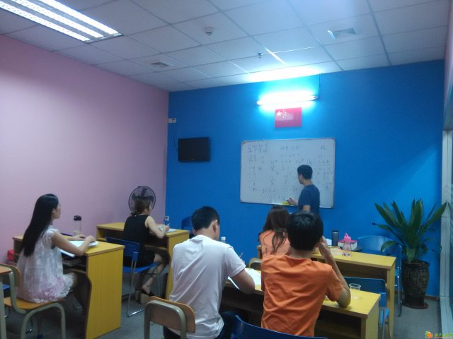 曼利外语业余制英语零基础班于本周五开班