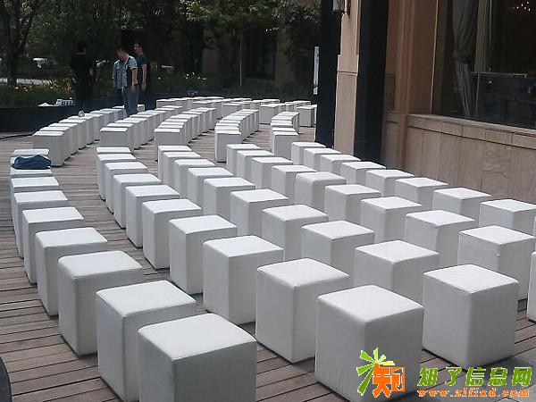 成都沙发凳租赁长条沙发面包凳租赁就选专业的供应商