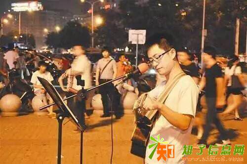 西安逸尚吉他培训中心西安吉他成人培训班