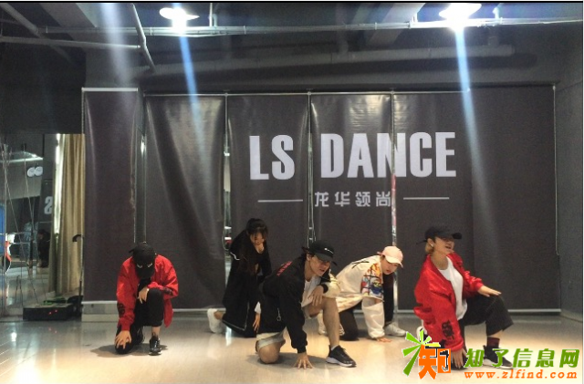 龙华舞蹈学校零基础爵士舞教练班年会活动排演