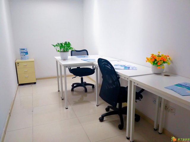 蛇口办公室出租环境安静舒适，公共区域大休闲空中花园