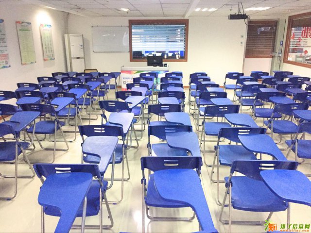 明发商圈多用途培训场地出租