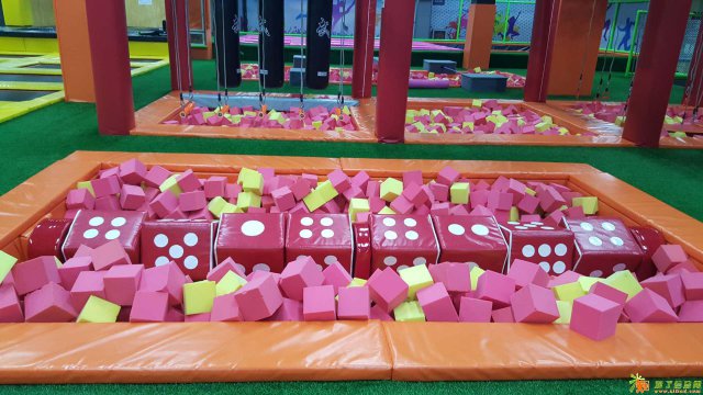 天津蹦床弹跳乐园蹦客地带