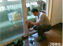 西湖玻璃门木门防盗门折叠门维修师傅服务南昌各区