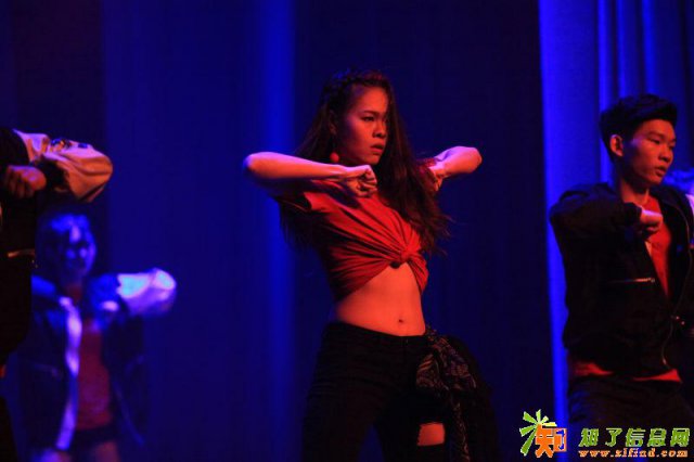 深圳学舞蹈哪里好龙华爵士舞培训公司年会舞蹈编排