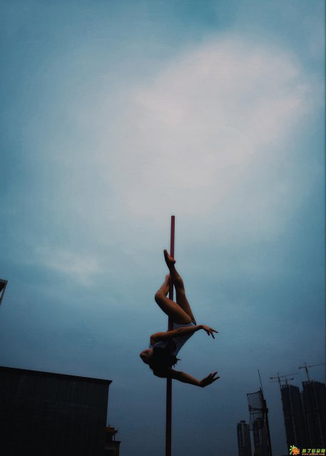 深圳宝安成人舞蹈培训学校，深圳西乡专业钢管舞培训班