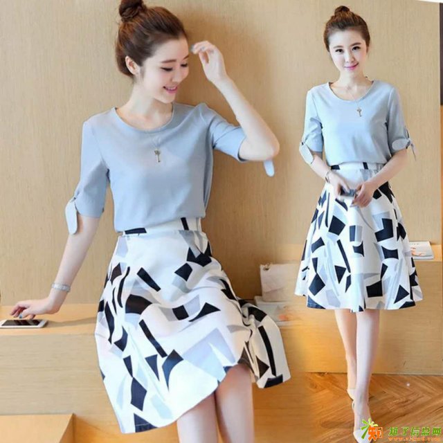 换季地摊甩货乡村集市庙会夜市的便宜服装货源外贸尾货