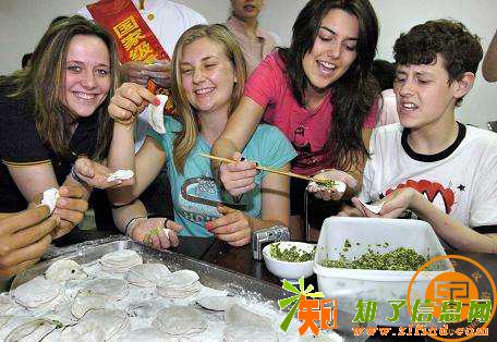 上海学汉语不仅学汉语黄浦附近的中文学校有很多活动课