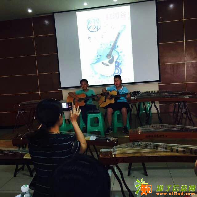 成都专业乐器培训成都吉他弹唱少儿民谣吉他培训班