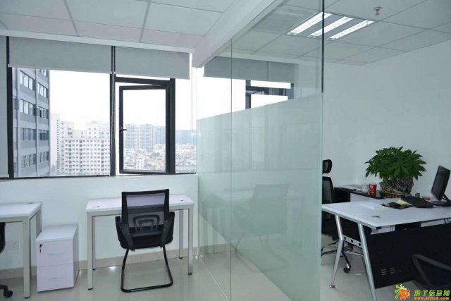 小空间碰撞大梦想 0租金实现甲级写字楼创业