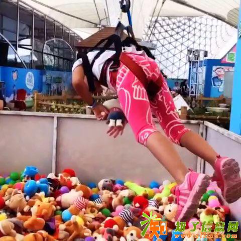 神奇雨屋巡游机械大象灯光展VR科技展